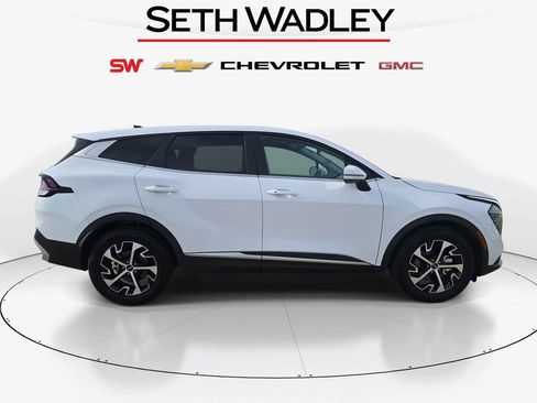 Used 2025 Kia Sportage EX FWD image 8