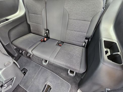 New 2026 Chevrolet Traverse LT FWD image 20