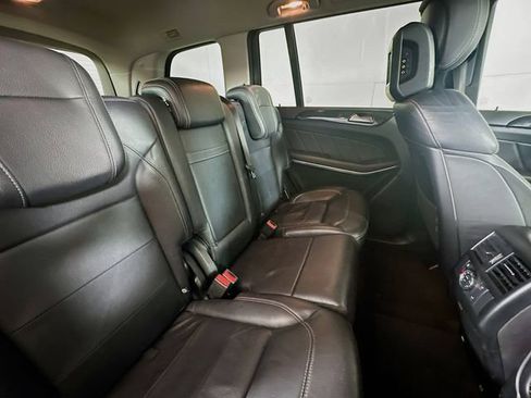 Used 2016 Mercedes-Benz GL 550 4MATIC image 31