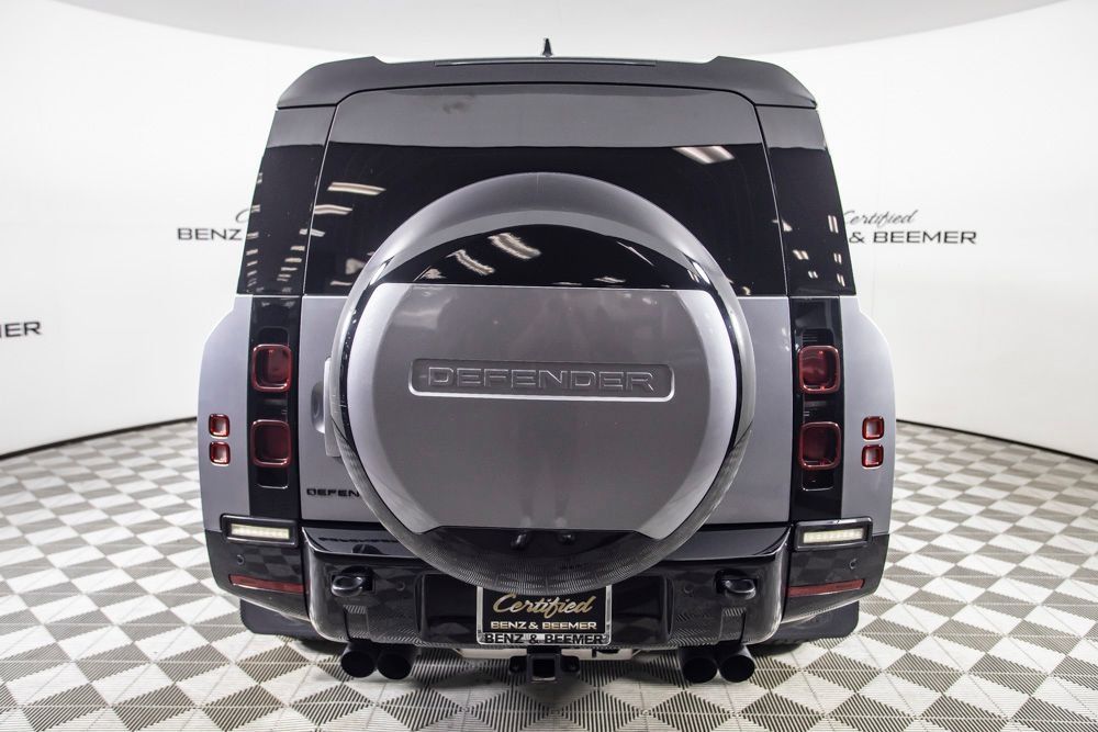 Used 2024 Land Rover Defender 130 X-Dynamic SE AWD/4WD image 4