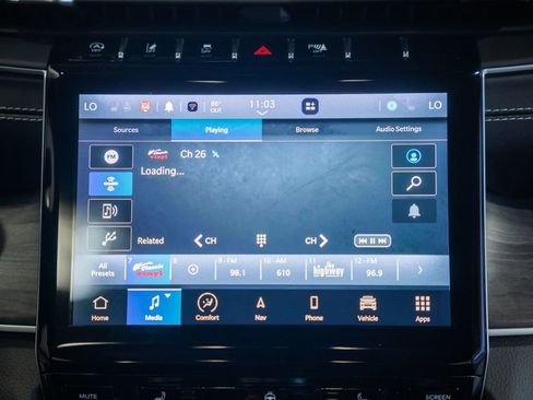 Used 2023 Jeep Grand Cherokee Limited w/ Black Appearance Package AWD/4WD image 23