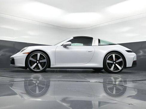 Certified 2026 Porsche 911 Targa 4S AWD/4WD image 24