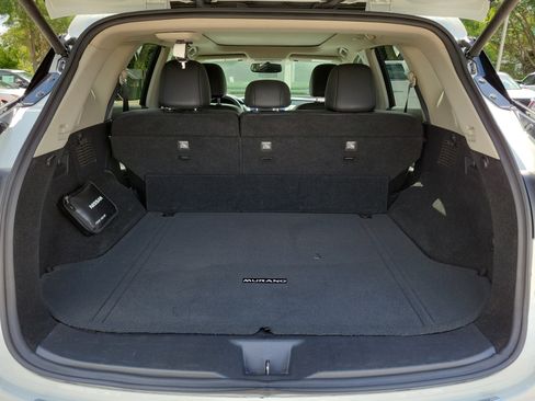 Used 2018 Nissan Murano Platinum w/ Cargo Package FWD image 12