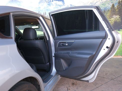 Used 2016 Nissan Altima 3.5 SL w/ 3.5 Technology Package image 30