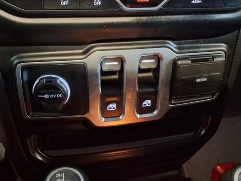 Used 2021 Jeep Wrangler Sport AWD/4WD image 17