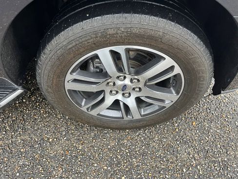 Used 2023 Ford Expedition Max Limited RWD image 10