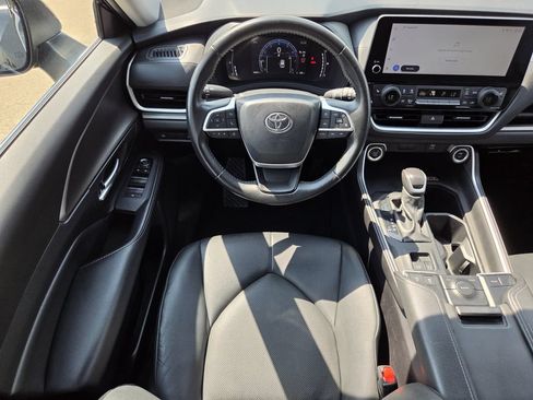 Used 2025 Toyota Grand Highlander FWD image 14
