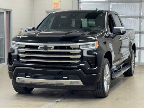 Used 2024 Chevrolet Silverado 1500 High Country w/ High Country Premium Package image 3