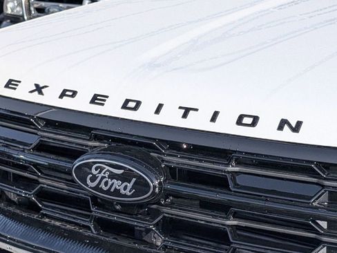 New 2025 Ford Expedition Platinum w/ Stealth Performance Package image 15