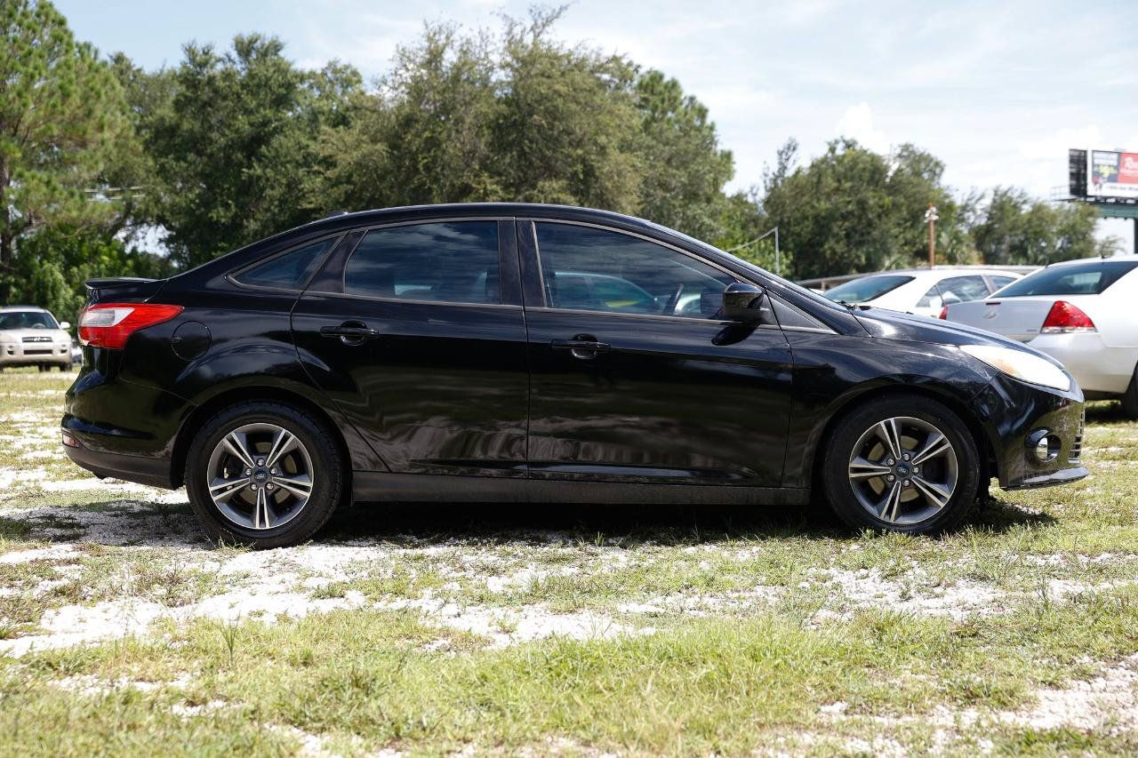 Used 2012 Ford Focus SE FWD image 13