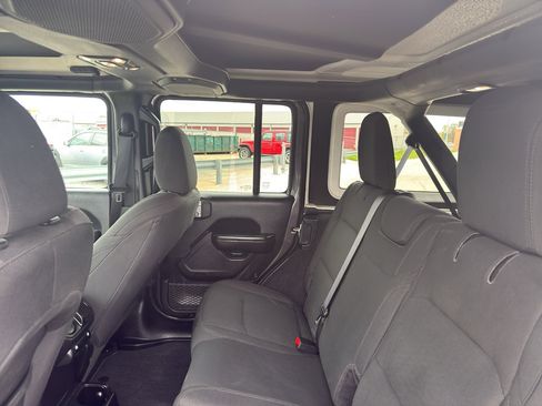 Used 2021 Jeep Wrangler Unlimited Sport AWD/4WD image 32