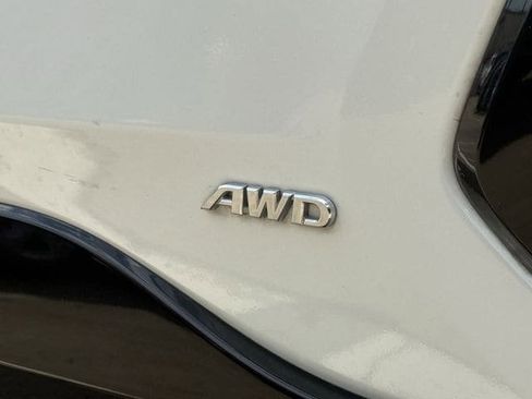 Used 2022 Toyota RAV4 XSE AWD/4WD image 10