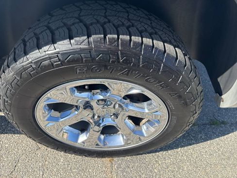 Used 2017 RAM 1500 Laramie AWD/4WD image 34