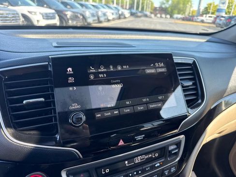 Used 2020 Honda Pilot Elite image 40