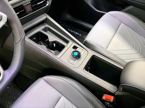 New 2026 Volkswagen Tiguan SE R-Line image 10