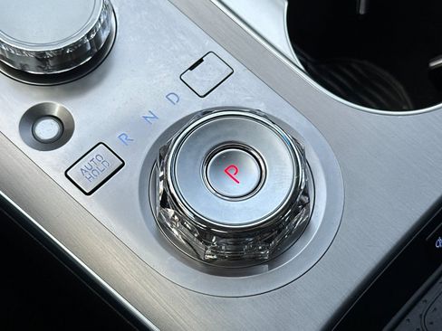 Used 2026 Genesis GV70 2.5T Select image 23