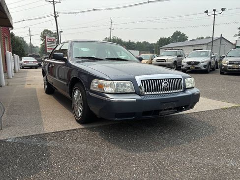 Used 2008 Mercury Grand Marquis GS RWD image 3
