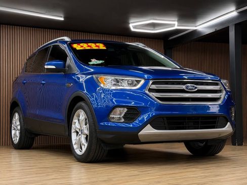 Used 2017 Ford Escape Titanium w/ Equipment Group 301A AWD/4WD image 3