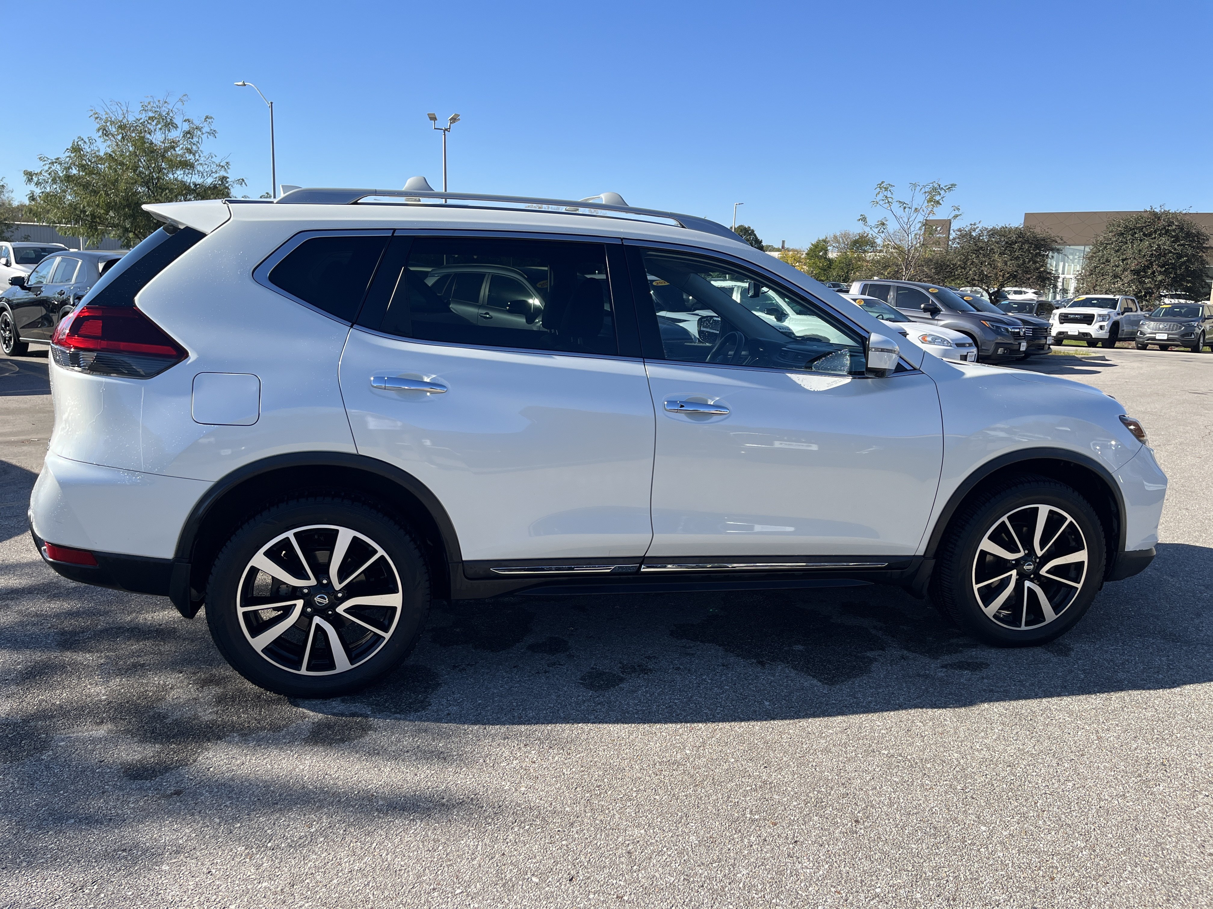 Used 2019 Nissan Rogue SL AWD/4WD image 4