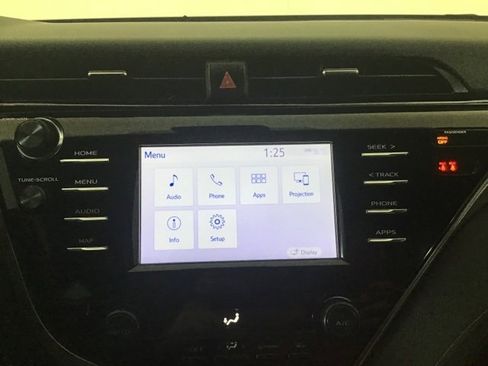 Used 2019 Toyota Camry SE w/ Convenience Package image 12