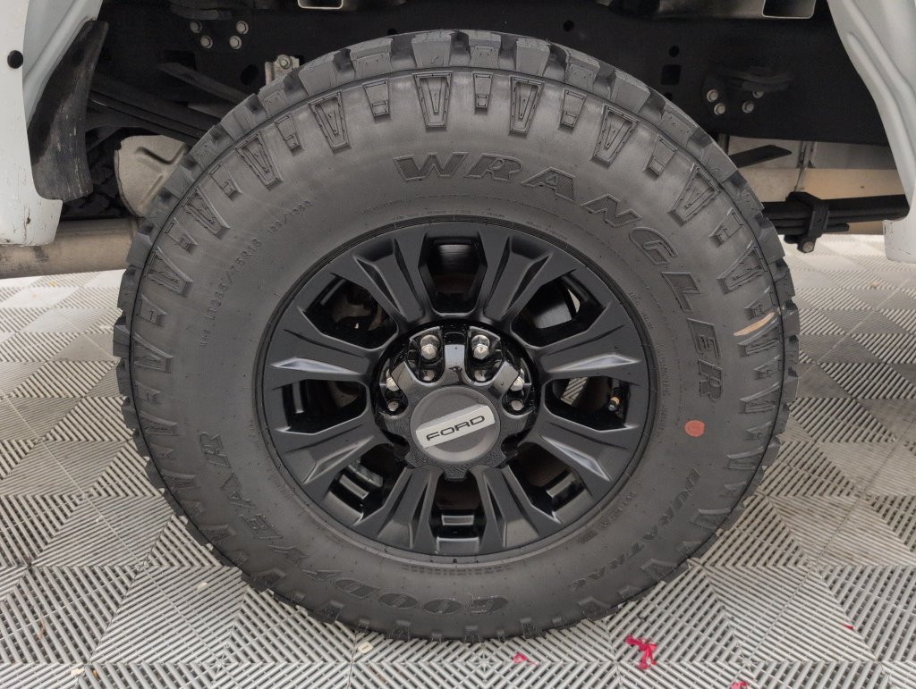 Used 2022 Ford F250 Lariat w/ Tremor Off-Road Package AWD/4WD image 16