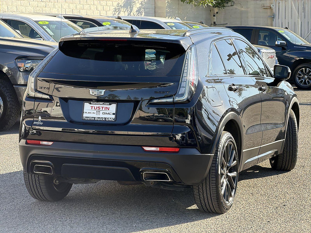 Used 2023 Cadillac XT4 Sport w/ LPO, Onyx Lite Package AWD/4WD image 5