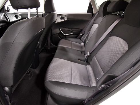 Certified 2025 Kia Soul LX w/ LX Technology Package FWD image 15