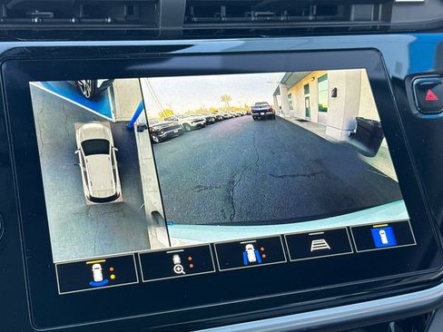 Used 2023 Chevrolet Bolt EUV Premier image 27