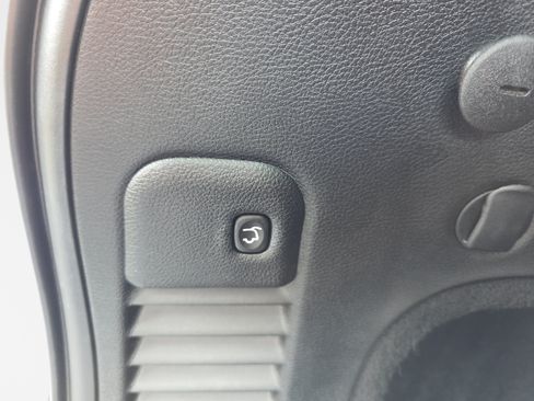 Used 2019 Jeep Grand Cherokee Limited RWD image 11