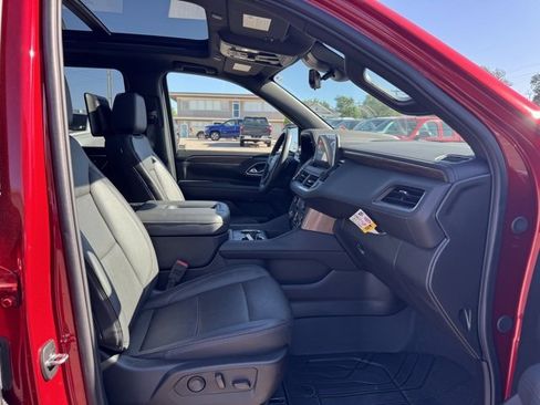 Used 2024 Chevrolet Suburban High Country w/ Advanced Technology Package image 40