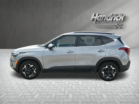 Used 2025 Kia Seltos EX FWD image 10