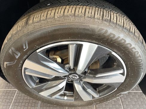 Used 2023 Nissan Rogue SL w/ SL Premium Package image 5