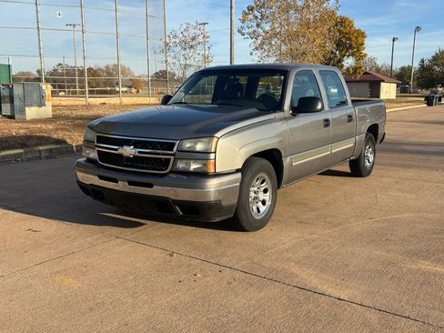 Used 2007 Chevrolet Silverado 1500 LS image 3