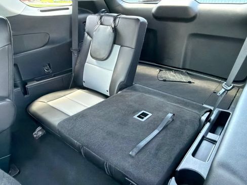 Certified 2022 Ford Explorer XLT w/ Equipment Group 202A AWD/4WD image 15