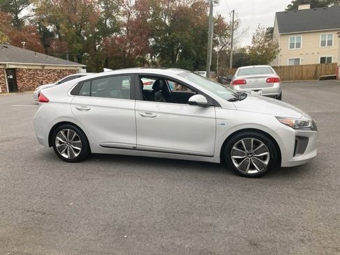 Used 2018 Hyundai Ioniq Limited image 2