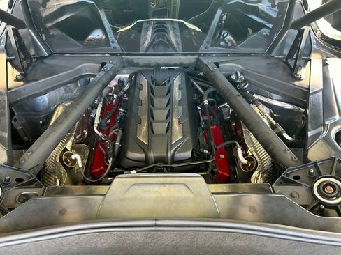 Used 2024 Chevrolet Corvette Stingray Preferred Cpe w/ Z51 Performance Package RWD image 4
