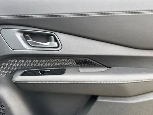 Certified 2024 Nissan Ariya FWD image 20