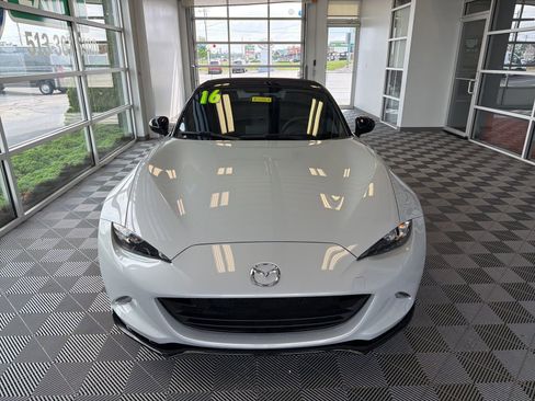Used 2016 MAZDA MX-5 Miata Club RWD image 2