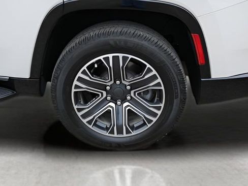 Used 2022 Jeep Wagoneer Series III image 9