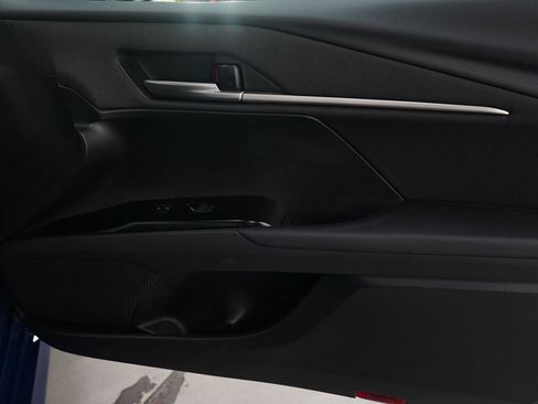 Used 2025 Toyota Camry LE image 9