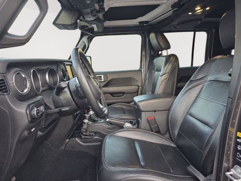 Used 2020 Jeep Gladiator Overland image 10