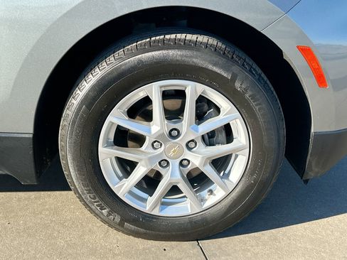 Used 2023 Chevrolet Equinox LS image 10