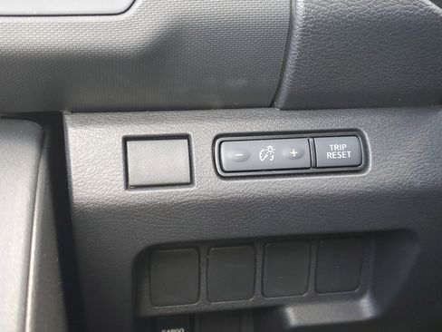 Certified 2024 Nissan Frontier S image 23