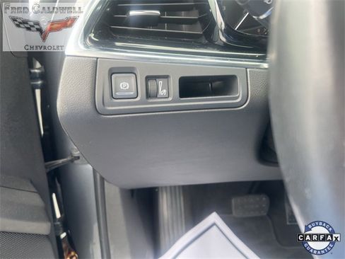 Used 2022 Cadillac XT6 Premium Luxury image 17