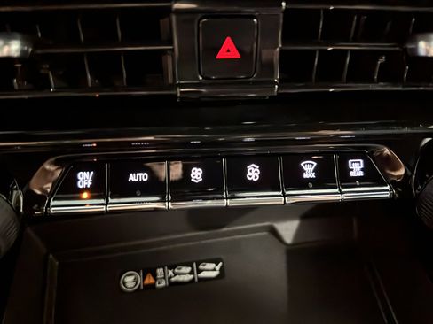 New 2026 Chevrolet Suburban LT w/ Comfort Package image 23