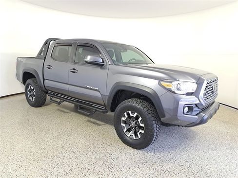 Used 2020 Toyota Tacoma TRD Off-Road image 4