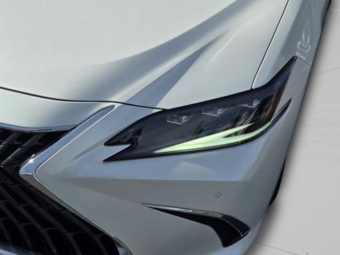 New 2025 Lexus ES 350 Ultra Luxury image 32