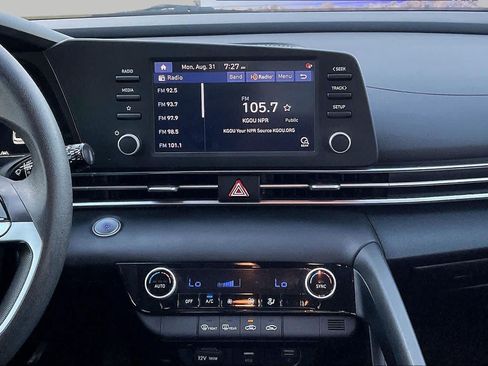 Used 2023 Hyundai Elantra SEL FWD image 6