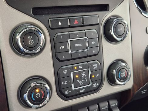 Used 2016 Ford F250 Lariat w/ Lariat Interior Package AWD/4WD image 23