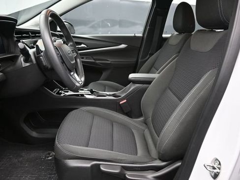 Used 2023 Chevrolet Bolt EUV LT w/ Driver Confidence Package FWD image 12